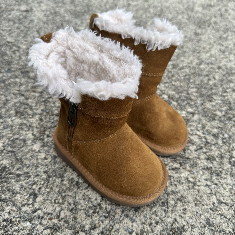 Koolaburra by UGG Kids' Aribel Short Plush Trim Boots, Style# 1117814, Size 5